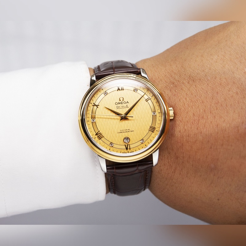 Omega De Ville Couple Replica Watch Authentic Sunburst Dial Arc Glass Quality-3