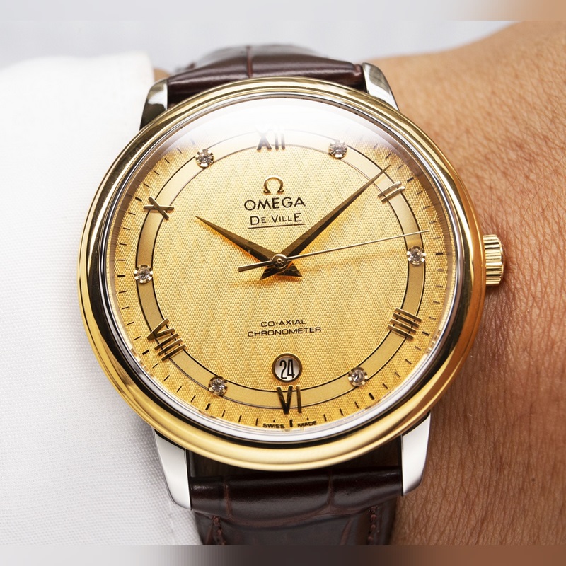 Omega De Ville Couple Replica Watch Authentic Sunburst Dial Arc Glass Quality-4