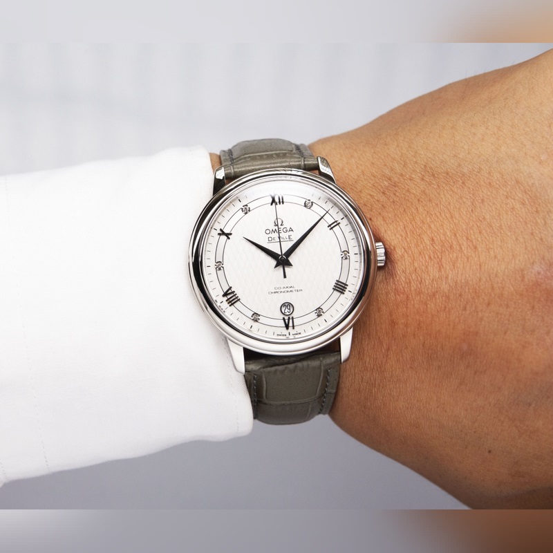 Omega De Ville Couple Replica Watch Sunburst Dial Arc Surface Sapphire Glass Genuine Quality-3