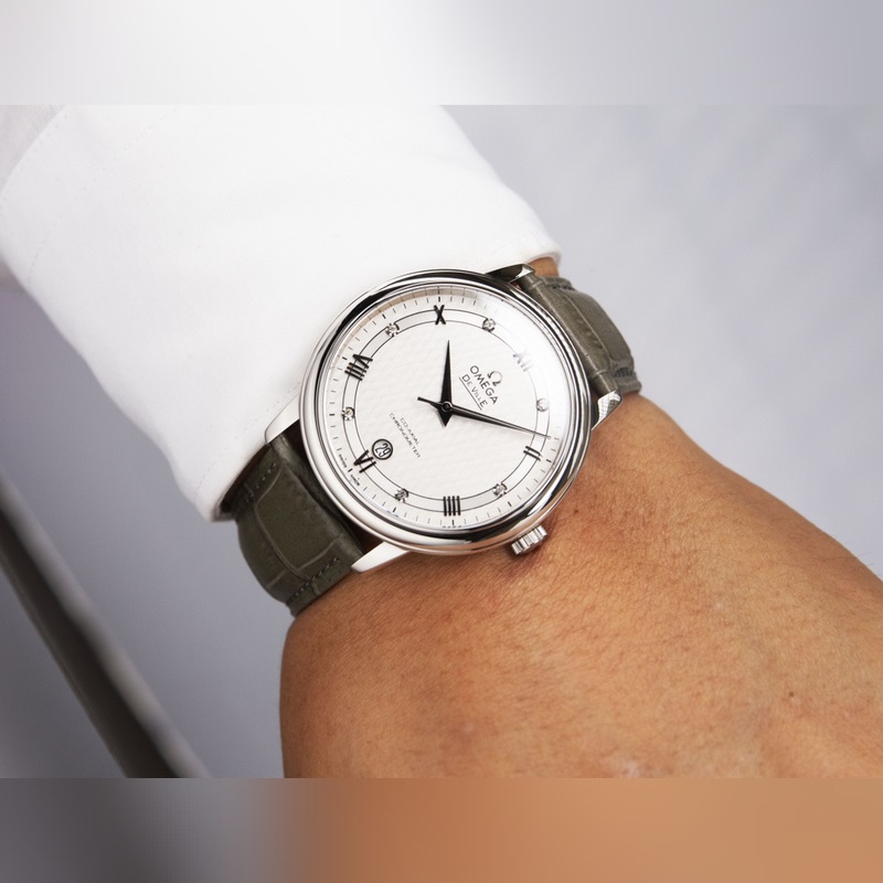 Omega De Ville Couple Replica Watch Sunburst Dial Arc Surface Sapphire Glass Genuine Quality-4