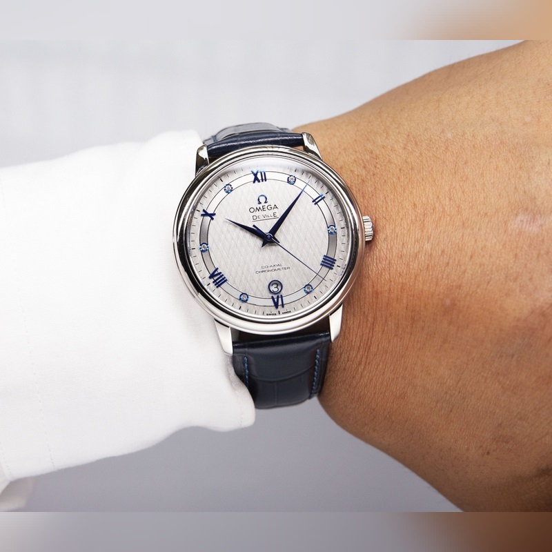 Omega De Ville Couple Replica Watch Authentic Sunburst Dial High-Quality Glass-2