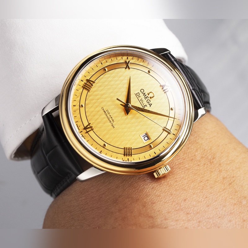 Omega De Ville Couple Replica Watch Authentic Sunburst Dial Arc Glass-5