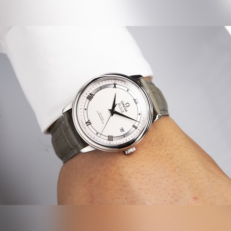 Omega De Ville Hour Vision Couple Replica Watch Genuine Sunburst Dial High Quality-5