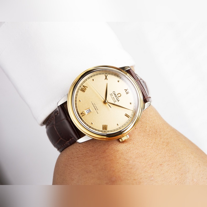 Omega De Ville Couple Replica Watch Authentic Sunburst Dial Arc Glass High Quality-4