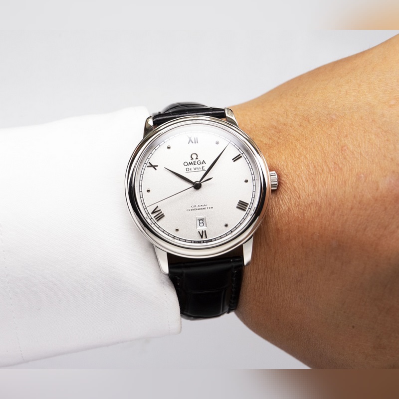 Omega Constellation Couple Replica Watch Authentic Sunburst Dial Curved Sapphire Glass-2