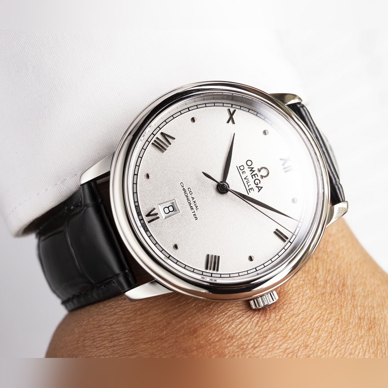 Omega Constellation Couple Replica Watch Authentic Sunburst Dial Curved Sapphire Glass-5