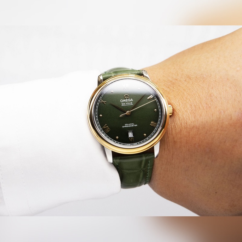 Omega De Ville Couples Replica Watch Genuine Sunburst Dial Arc Glass-2