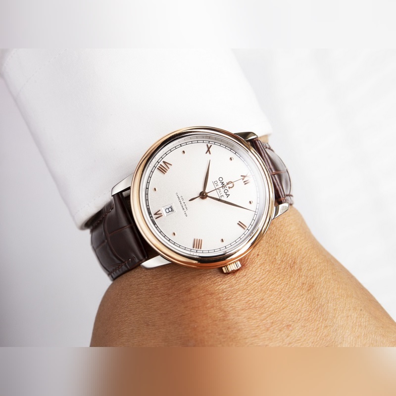 Omega De Ville Couple Replica Watch Genuine Sunburst Dial Arc Surface Glass-4