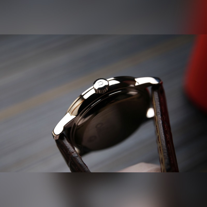 Omega Constellation Series 120m Water Resistant Quality Timepiece-5