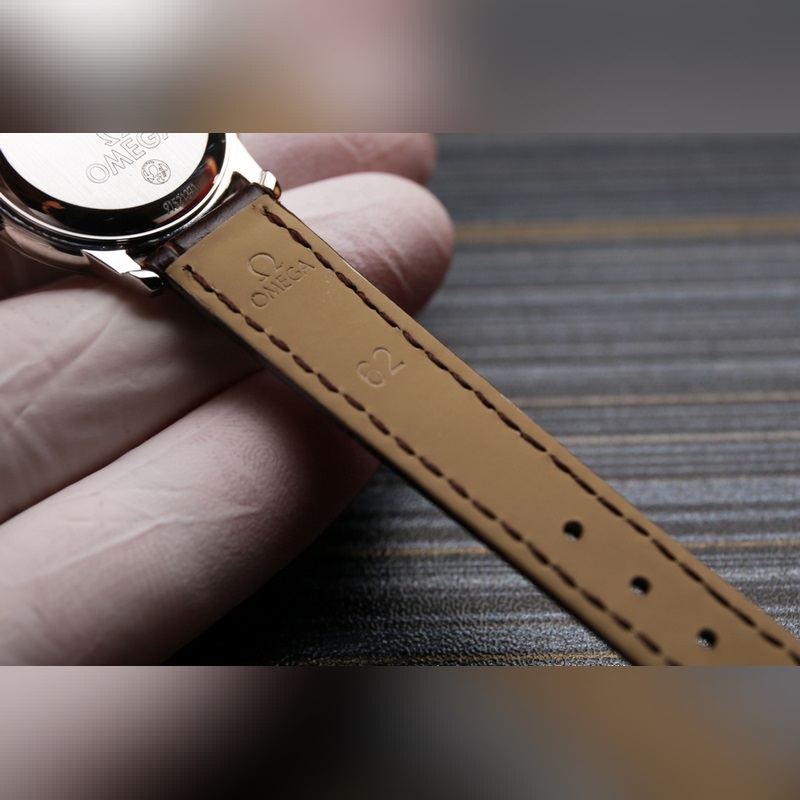 Omega Constellation Series 120m Water Resistant Quality Timepiece-6