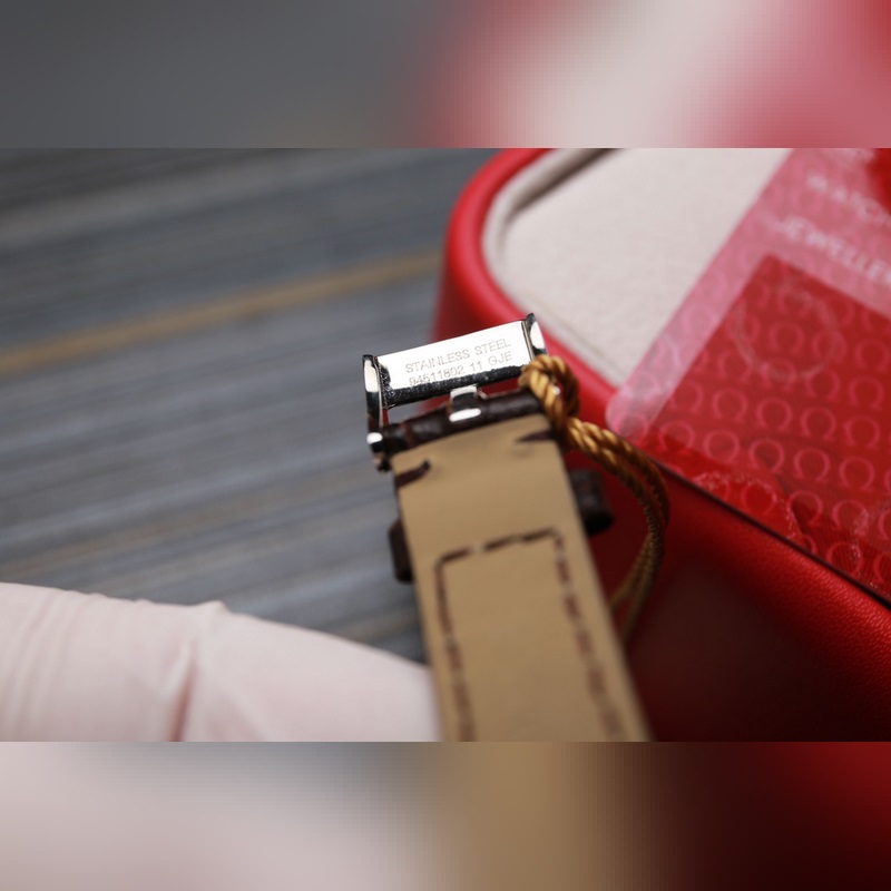 Omega Constellation Series 120m Water Resistant Quality Timepiece-7