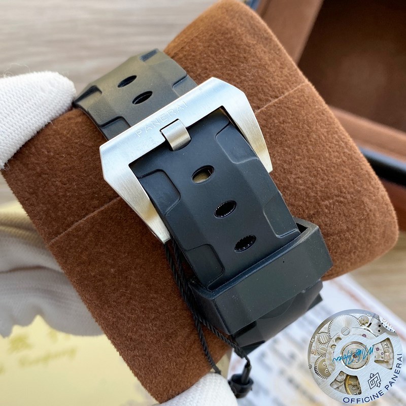 Panerai V7 Submersible APM1108 47mm Luxury Replica Watch-8