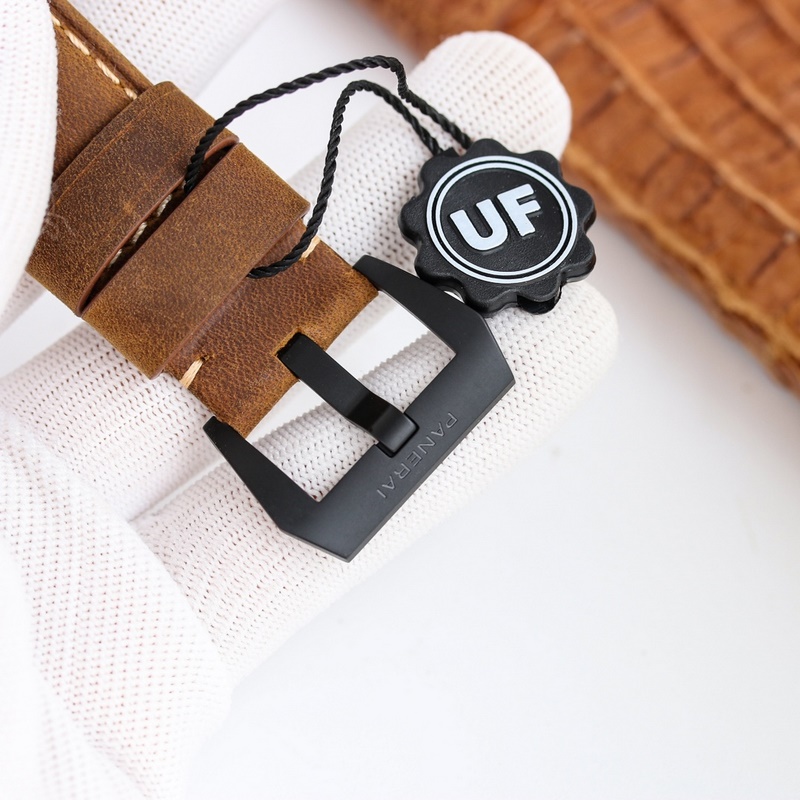 Panerai PAM00661 Luminor 1950 44mm Timepiece with Premium Craftsmanship-8