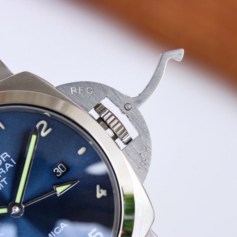 Panerai Luminor PAM00531 44mm Replica Watch High Quality-3