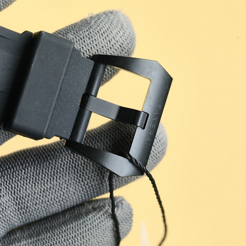 Panerai Luminor Marina V7 Exclusive Premiere with New Features and Quality Enhancements-7