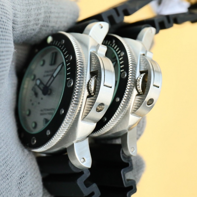 Panerai Submersible BMG-Tech 44mm Metal Glass Dive Replica Watch-5