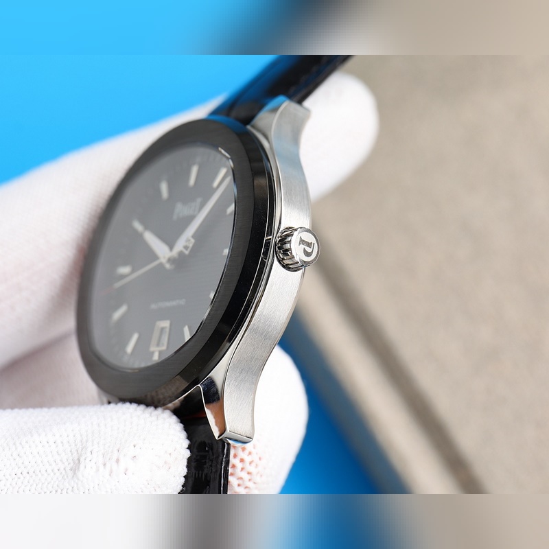 Piaget Polo S Series New Steel Bracelet with Innovative Bead Blast Finish-6