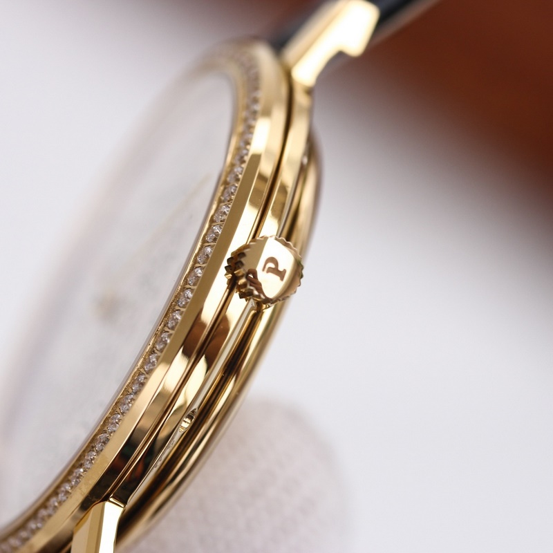 Piaget Altiplano Dragon and Phoenix Series Elegant Dress Replica Watch with Fine Details-5