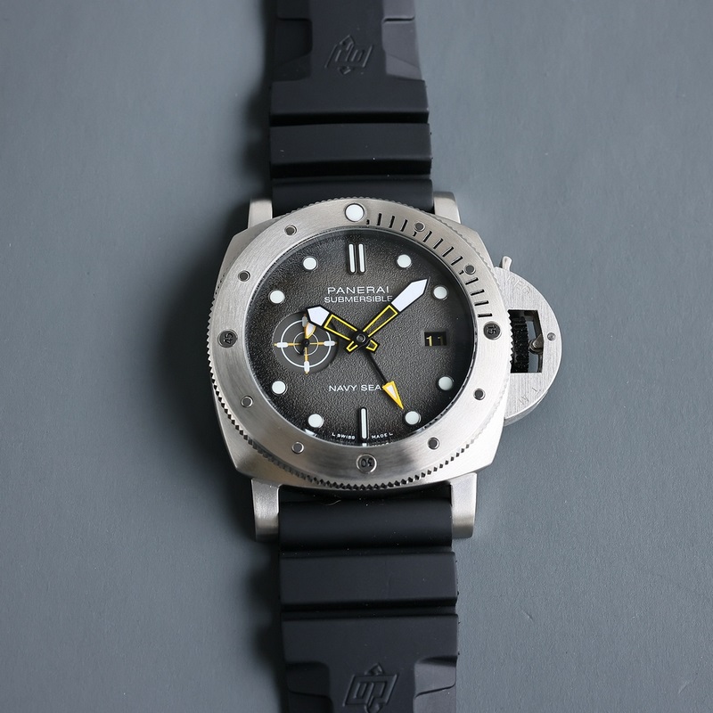 Panerai Submersible Automatic Replica Watch High-Quality Diving Timepiece-3
