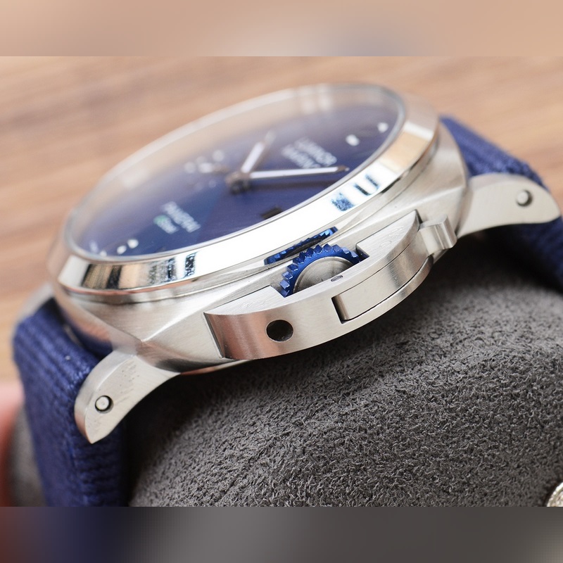 Panerai Luminor V7 AM01356 High-tech Excellence in Replica Watchmaking-6