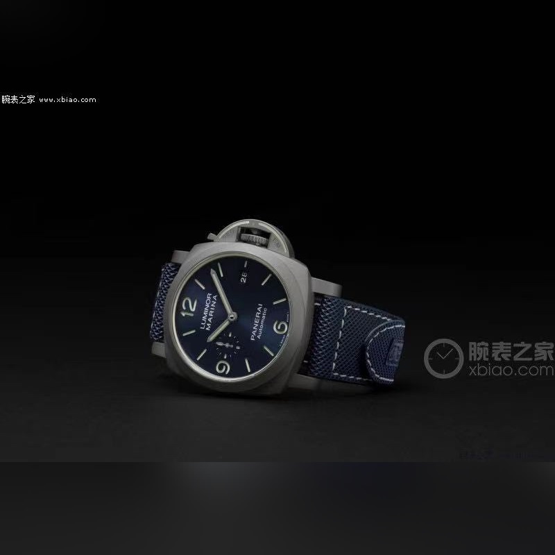 Panerai Luminor Marina AM01 Exclusive Premiere with Quality Features-4