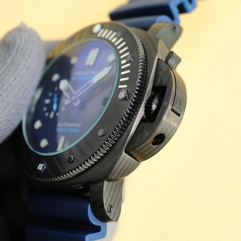 Panerai Submersible BMG-Tech 44mm Metal Glass Dive Replica Watch-5