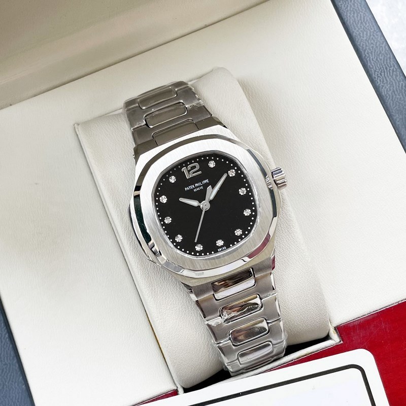 Patek Philippe Nautilus Women's Replica Watch PP7118 Elegant Sport Timepiece-3