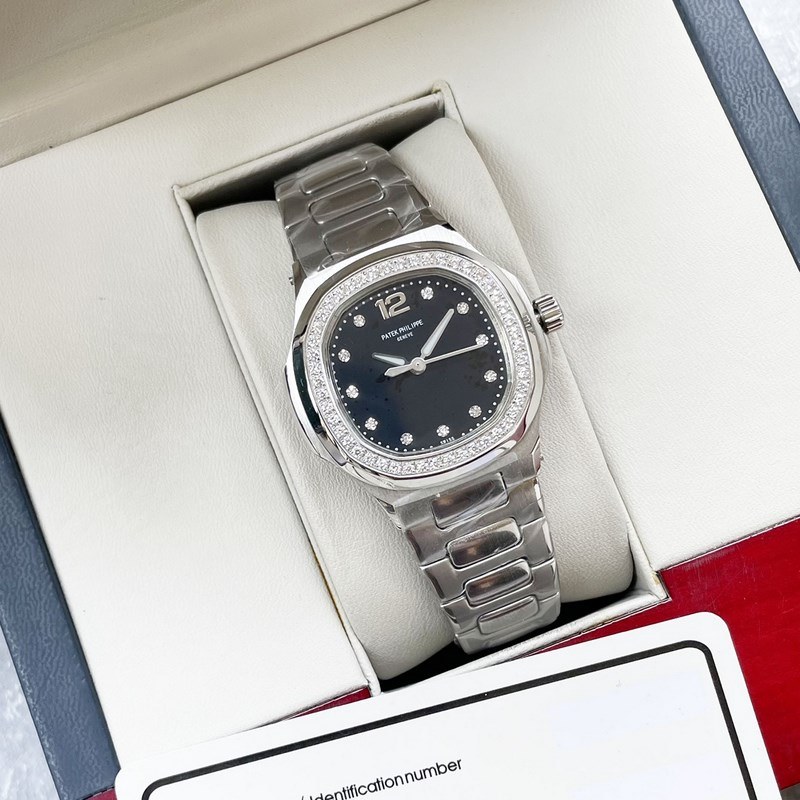 Patek Philippe Nautilus Women's Replica Watch PP7118 Elegant Sport Timepiece-4