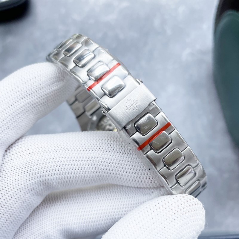 Patek Philippe Nautilus Women's Replica Watch PP7118 Elegant Sport Timepiece-7