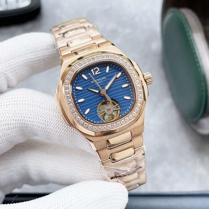 Patek Philippe Nautilus Women's 7118 Elegant Sport Replica Watch-4