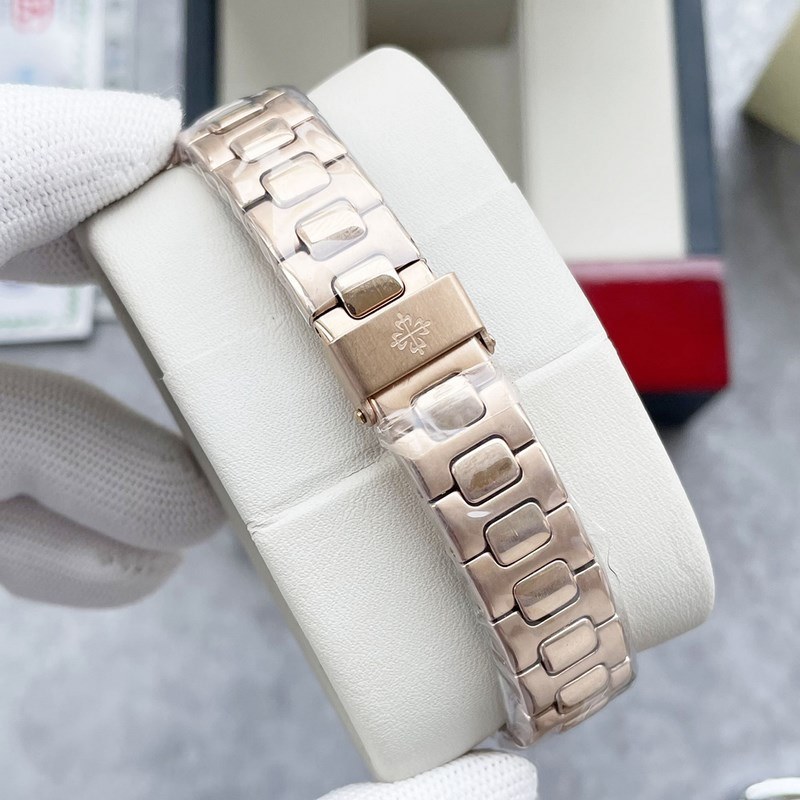 Patek Philippe Nautilus Women's 7118 Elegant Sport Replica Watch-8