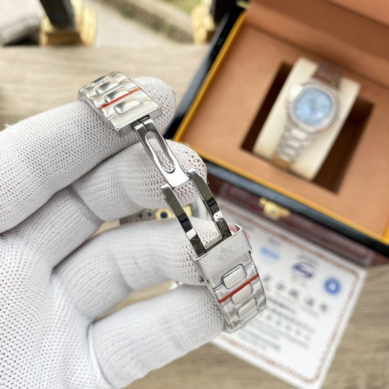 Patek Philippe Nautilus Women's Replica Watch Elegant Timepiece-8