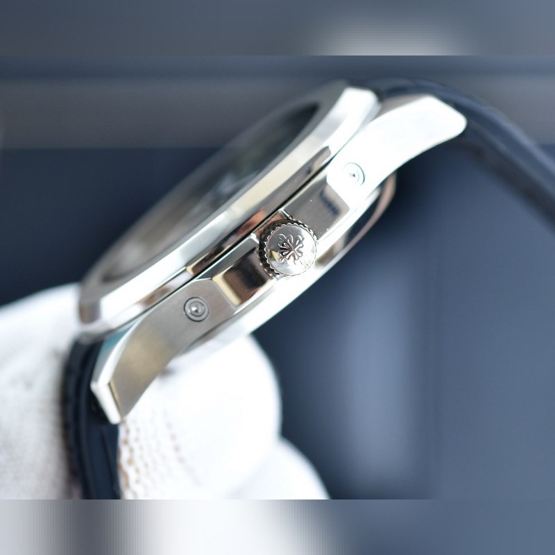 Patek Philippe Aquanaut Travel Time 5164A Dual Time Zone Calendar-6