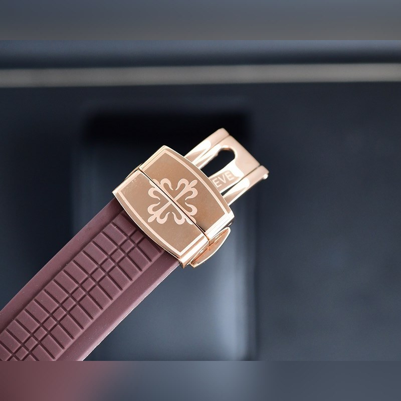 Patek Philippe Aquanaut Travel Time 5164A Dual Time Zone Calendar-8