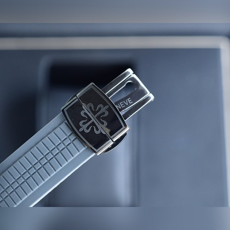 Patek Philippe Aquanaut Travel Time 5164A Dual Time Zone Calendar-7