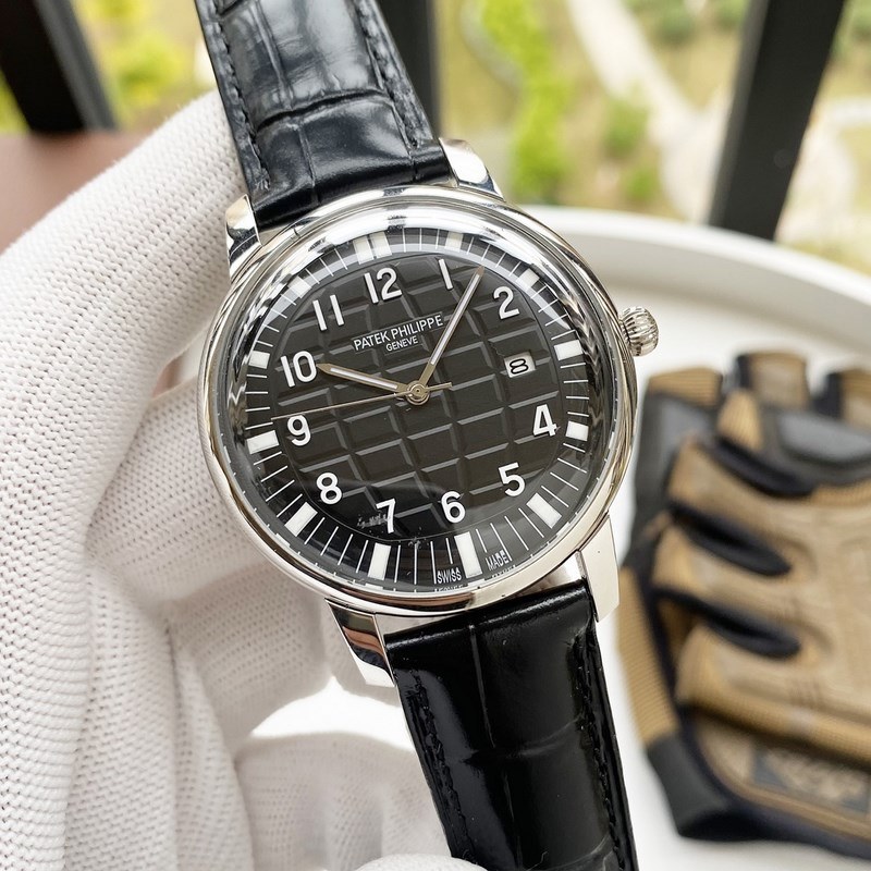 Patek Philippe Aquanaut 42mm Replica Watch Quality Timepiece-3