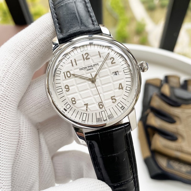 Patek Philippe Aquanaut 42mm Replica Watch Quality Timepiece-4