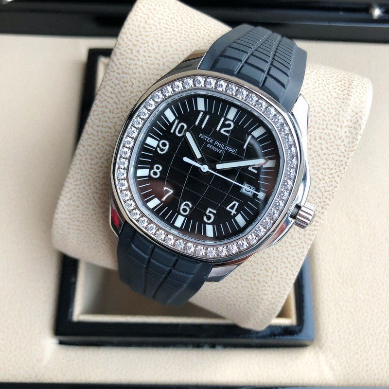 Patek Philippe Aquanaut 5167A Replica Watch Luxurious Timepiece-2