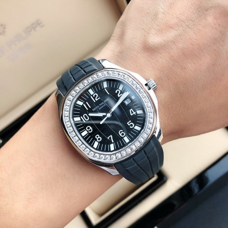 Patek Philippe Aquanaut 5167A Replica Watch Luxurious Timepiece-4
