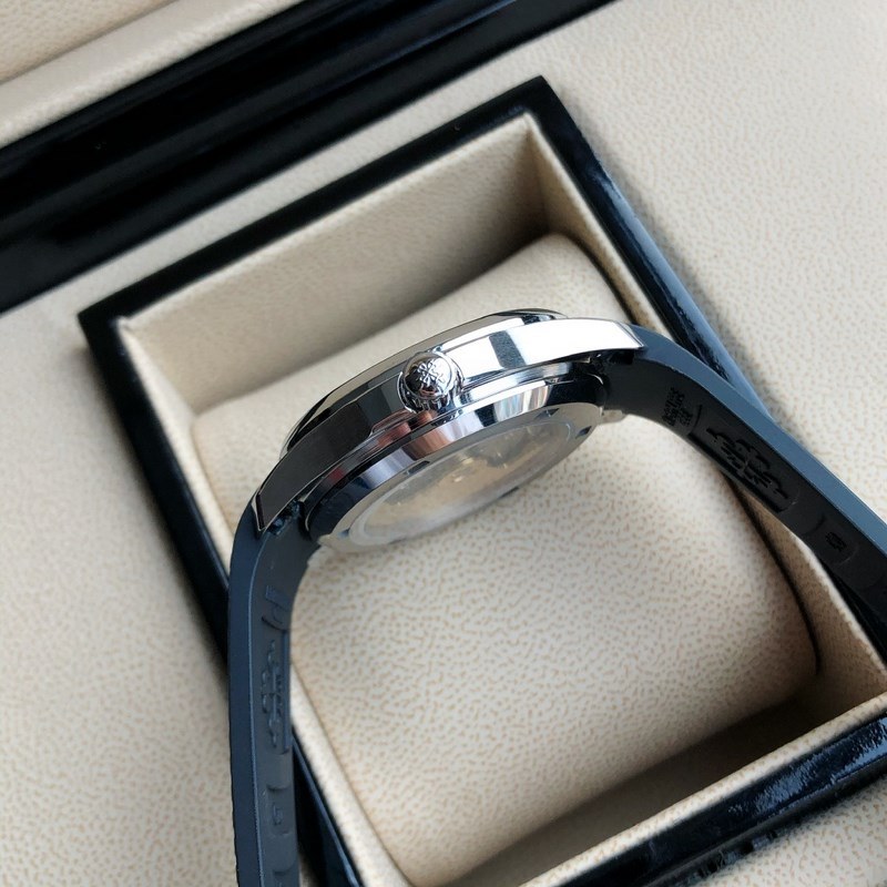 Patek Philippe Aquanaut 5167A Replica Watch Luxurious Timepiece-6