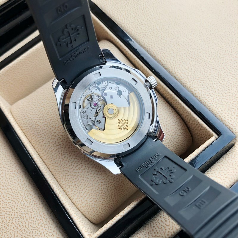 Patek Philippe Aquanaut 5167A Replica Watch Luxurious Timepiece-7