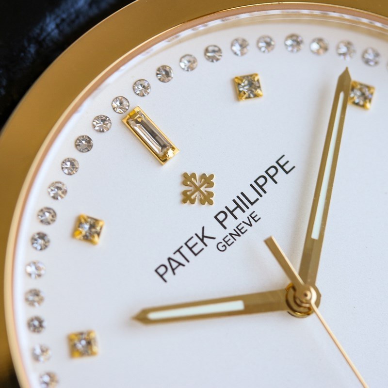 Patek Philippe Calatrava Overseas Engraved Replica Watch Unique Luxury Experience-3