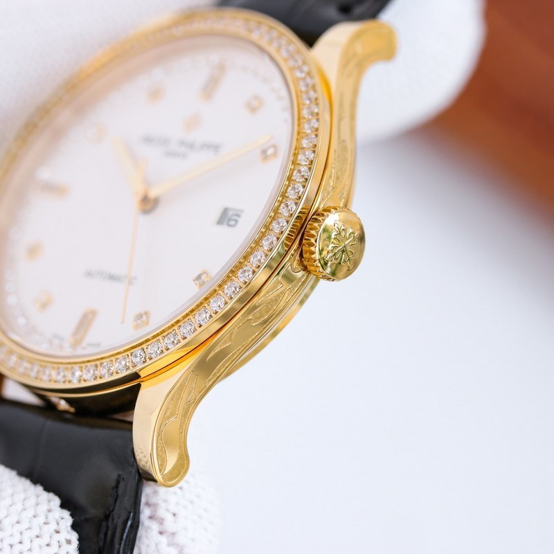 Patek Philippe Calatrava Overseas Engraved Replica Watch Unique Luxury Experience-5