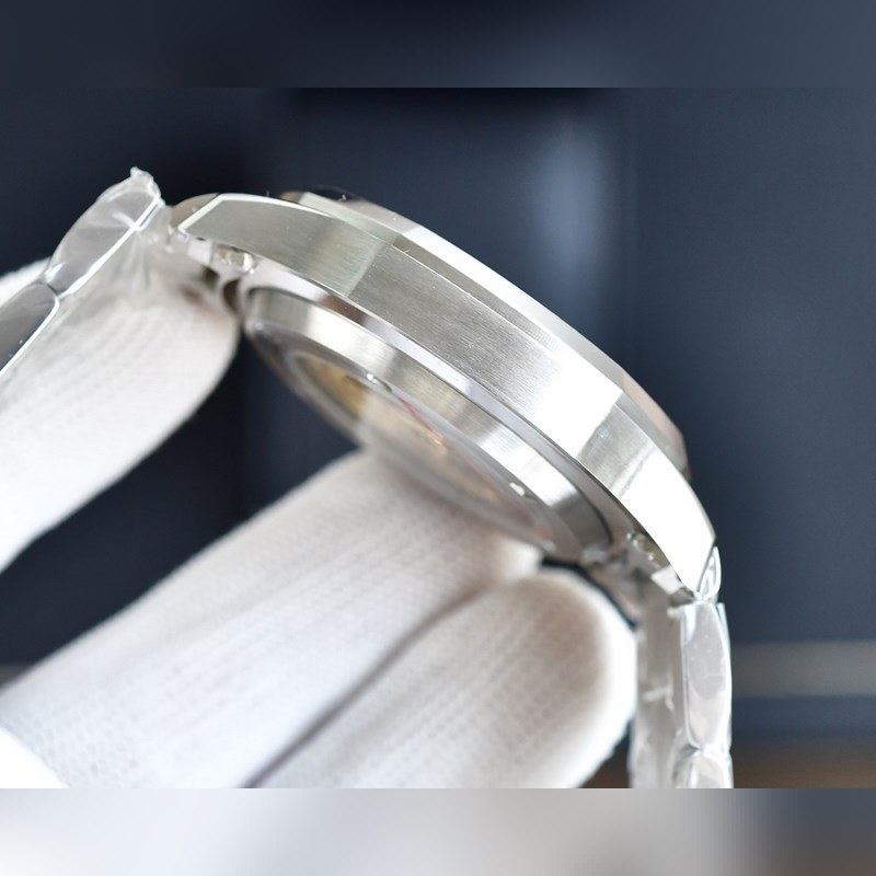 Patek Philippe Aquanaut Classic Three-Hand Men's Replica Watch-6