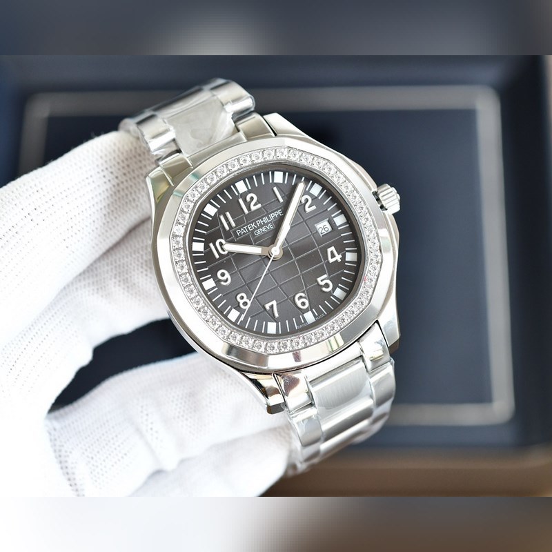 Patek Philippe Aquanaut Classic Men's Replica Watch with Three Hands-2