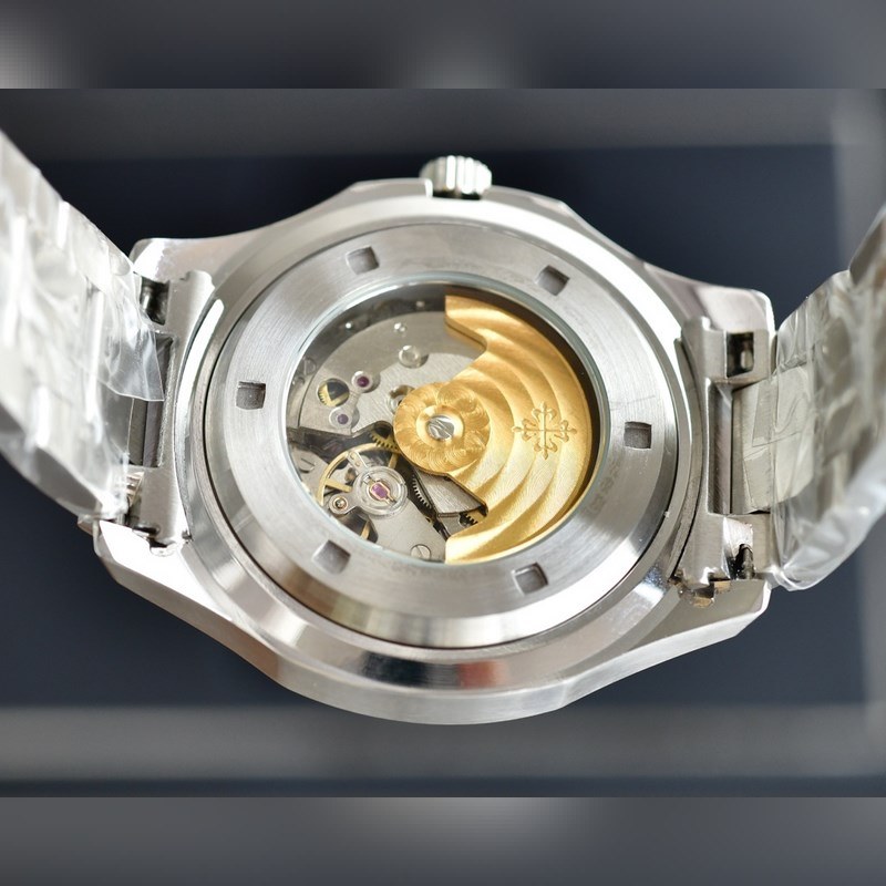 Patek Philippe Aquanaut Classic Men's Replica Watch with Three Hands-7