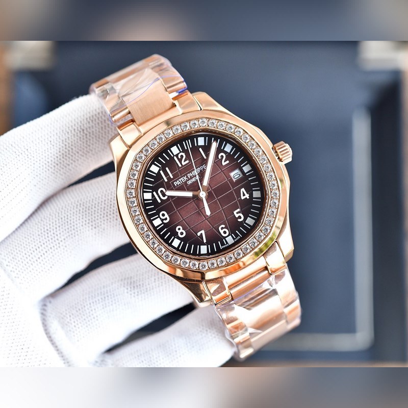 Patek Philippe Aquanaut Steel Three-Hand Classic Replica Watch-4