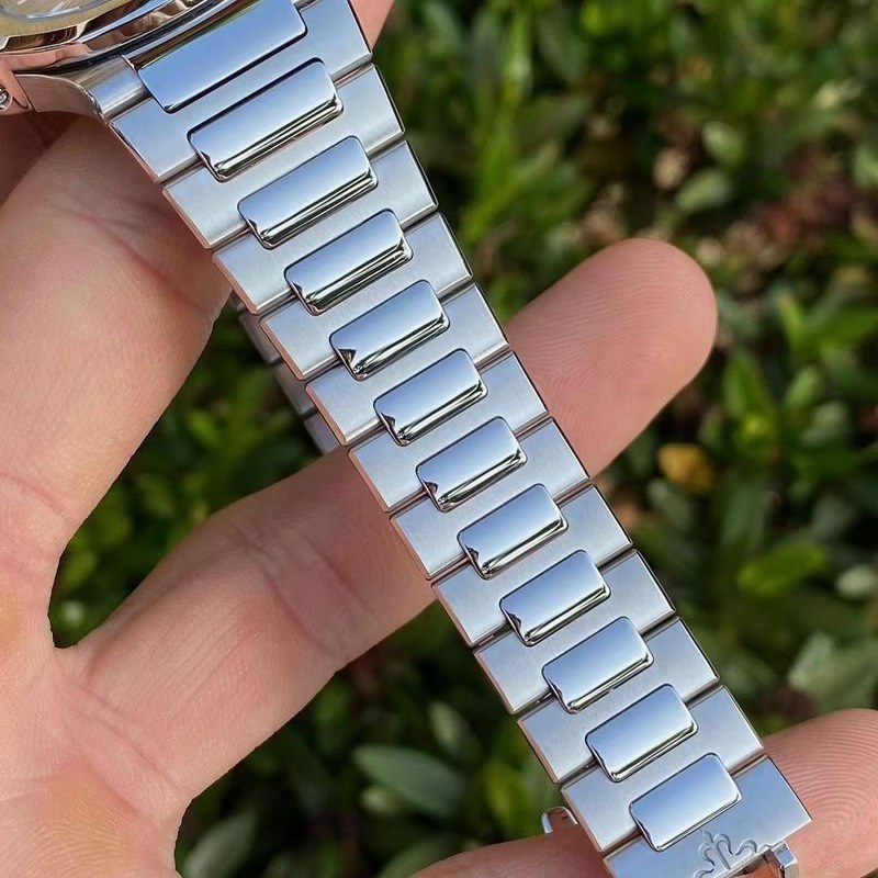 Patek Philippe Nautilus 324SC Women's Replica Watch 29 Jewels Movement-3