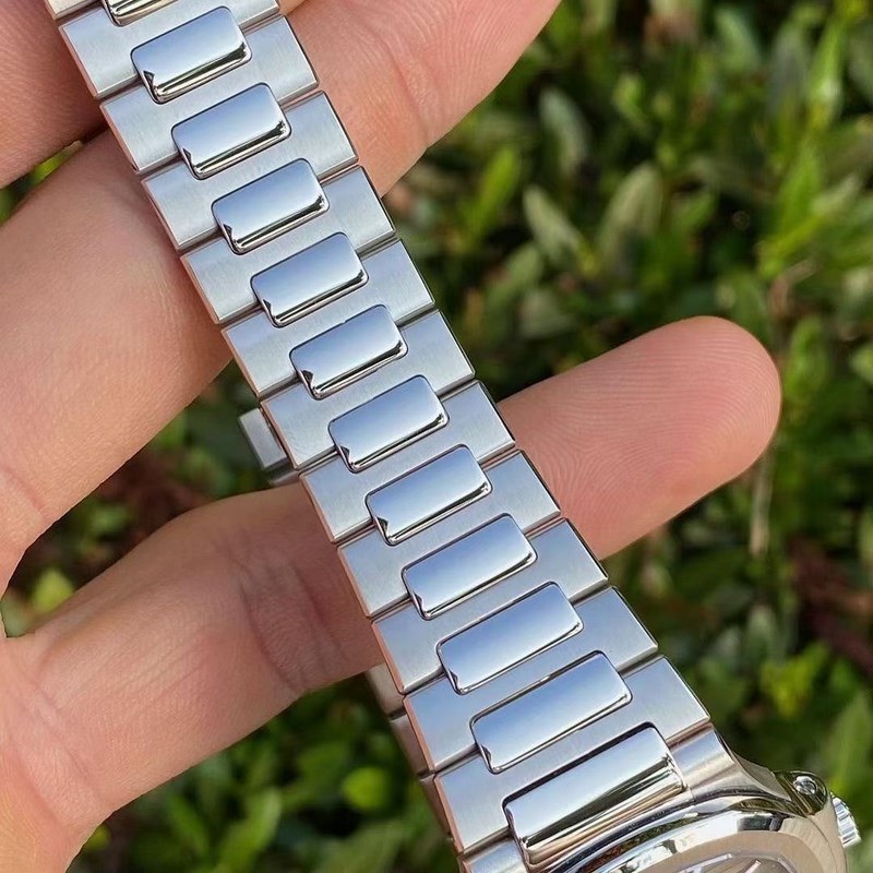 Patek Philippe Nautilus 324SC Women's Replica Watch 29 Jewels Movement-4