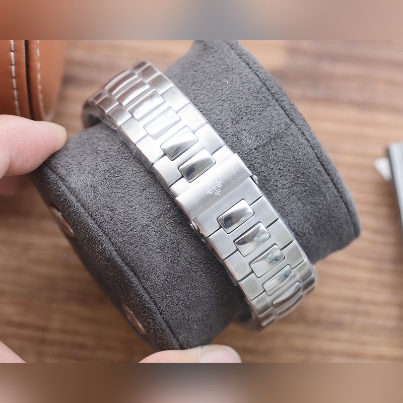 Patek Philippe Nautilus 5711 Steel King Stunning Release with Best Quality-7
